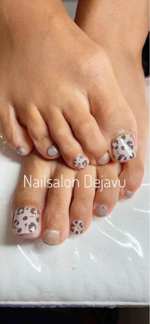 ネイル アニマル柄 アートネイル フットネイル ワンカラーネイル Nail salon Dejavu 🌿のネイルデザイン
