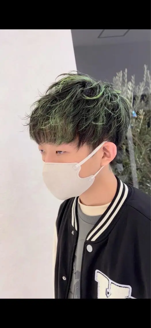 カラー ハイライトカラー earth甲府昭和店 東 允のヘアスタイル