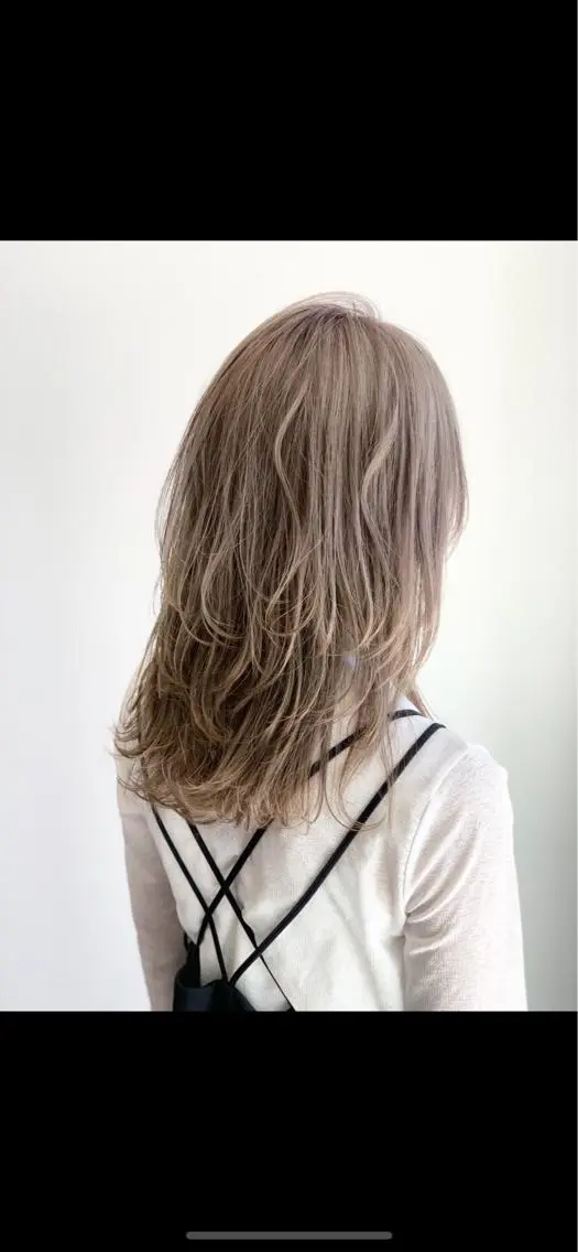 ミディアム 榎本 美雪のヘアスタイル