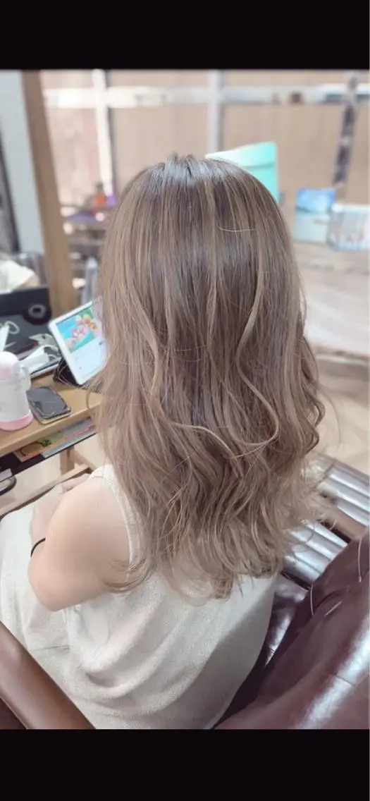 ロング カラー アディクシーカラー ブリーチ ケアブリーチ ケアカラー デザインカラー カット ヘアカラー トリートメント 菊池 貢平のヘアスタイル