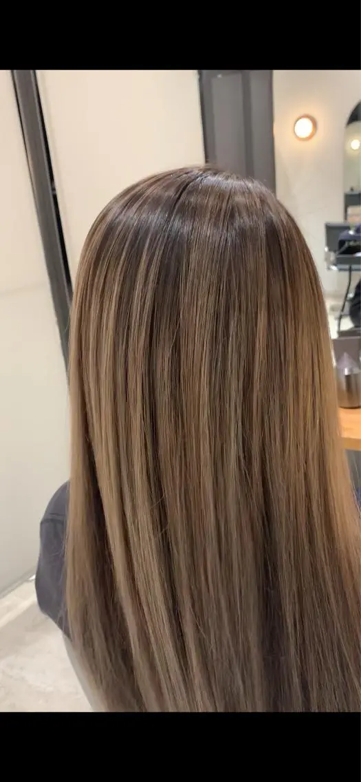 ミディアム カラー れい🫧 ハイトーン特化のヘアスタイル