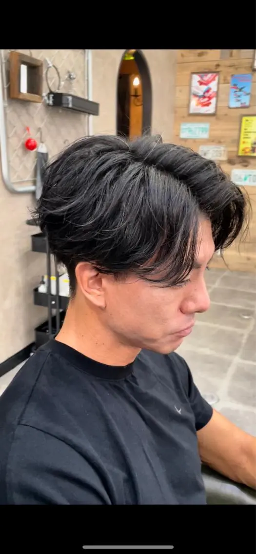 ショート カラー パーマ ヘアアレンジ メンズ キッズ ネイル マツエク・マツパ アイブロウ アップバング センターパート ツーブロック 刈り上げ メンズアイブロウ カット メンズカット✂️ パーマ寺西優真のヘアスタイル