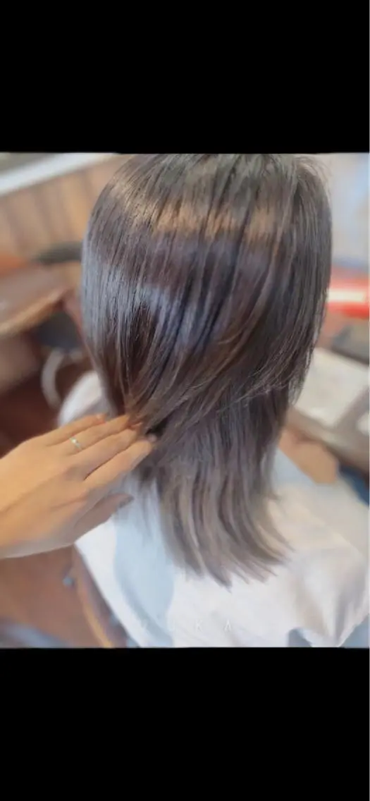 ミディアム カラー ブリーチ グラデーションカラー ハイレイヤー 髪質改善 レイヤーカット 福見 美保のヘアスタイル