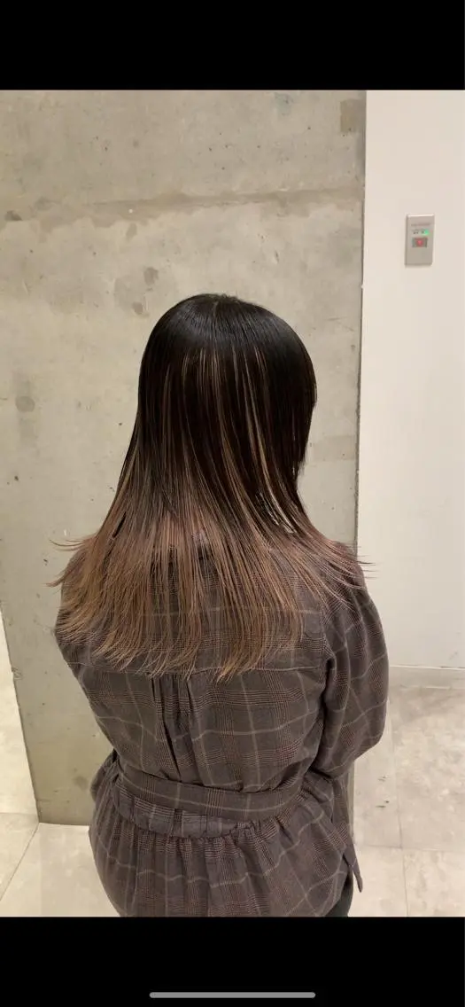 セミロング カラー れい🫧 ハイトーン特化のヘアスタイル
