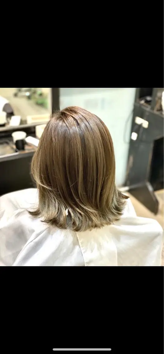 ミディアム ボブ レイヤーカット 外ハネヘア トリートメント 大上 真奈未のヘアスタイル