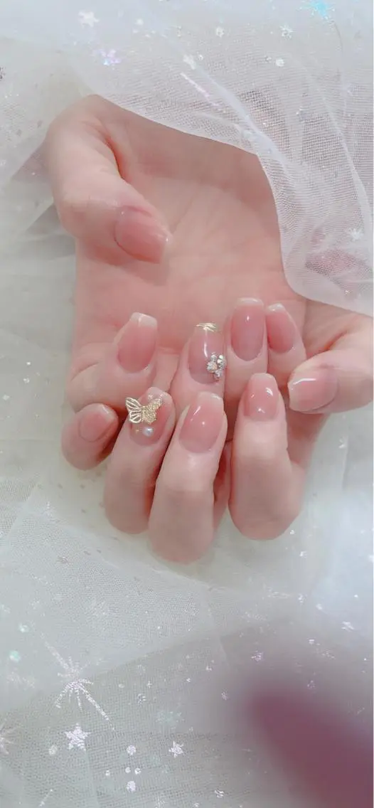 ネイル ハンドネイル Queens ciciのネイルデザイン