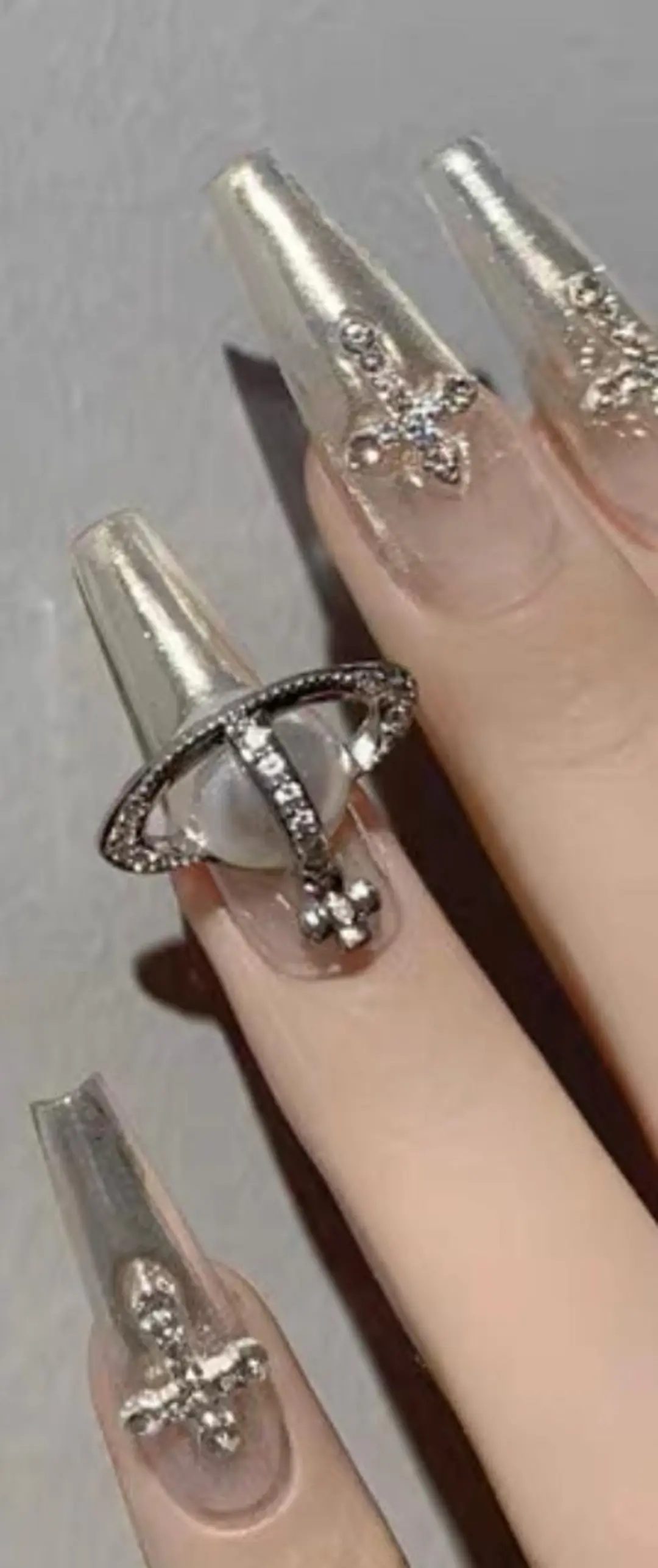 ネイル はぴねす所属・横浜 美夢のネイルデザイン