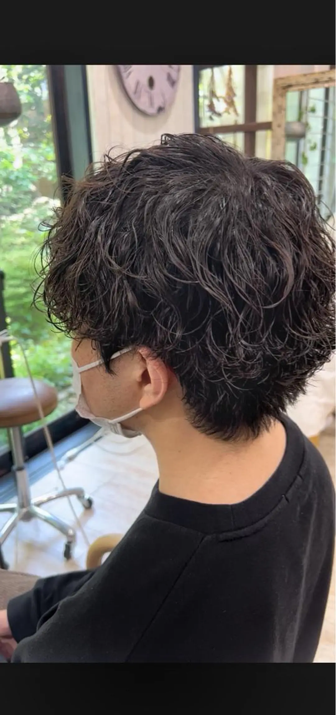 ショート パーマ メンズ メンズブリーチ センターパート フェードカット メンズハイライト メンズハイトーン メンズStylist 山根慧のヘアスタイル