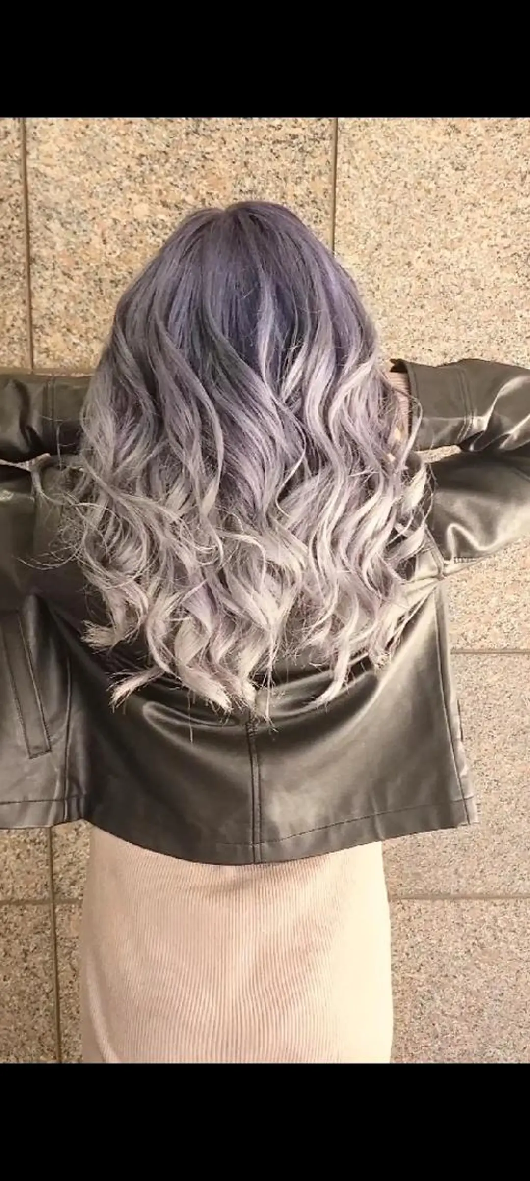 ロング カラー アッシュ アッシュグレー バレイヤージュ ベージュカラー ブリーチ ヘアカラー バレイヤージュ/ ハイライト/大内格のヘアスタイル