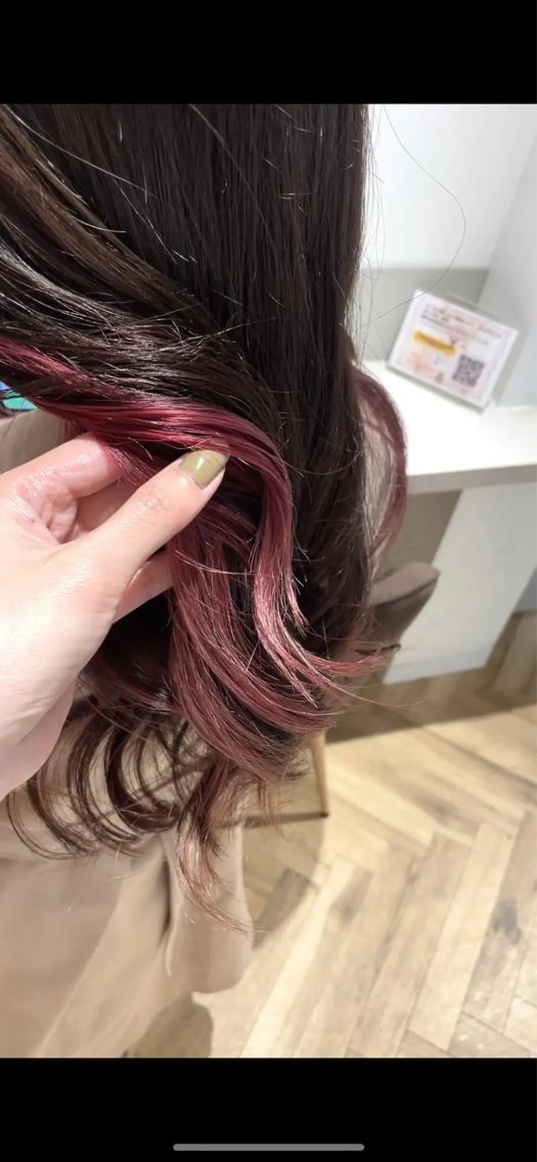 ロング カラー パーマ イヤリングカラー インナーカラー ピンクカラー カット ヘアカラー トリートメント ご新規様限定 透明感カラーKANAのヘアスタイル