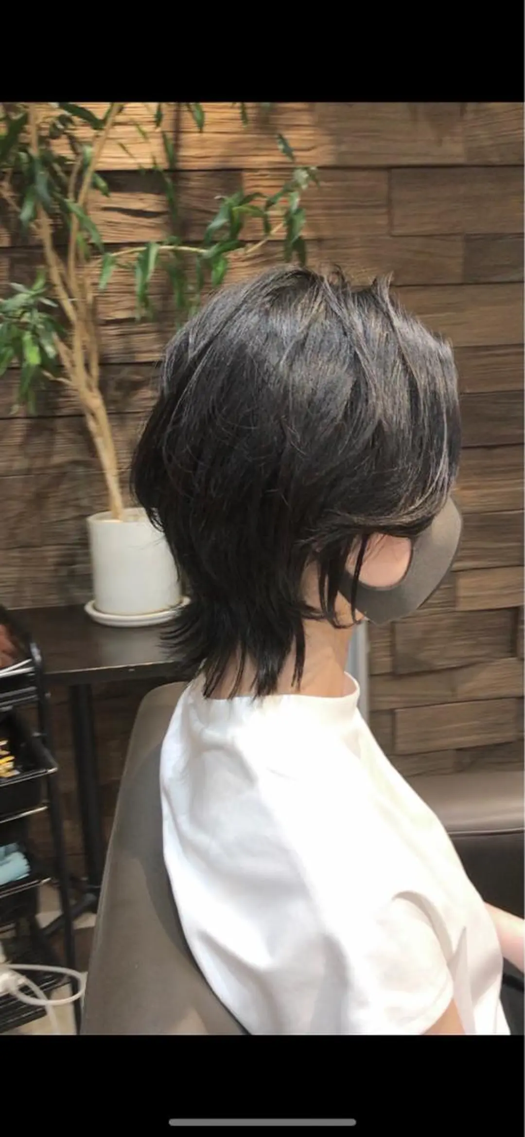 ミディアム レイヤーカット ウルフカット ウルフレイヤー カット 川越 輝梨奈のヘアスタイル