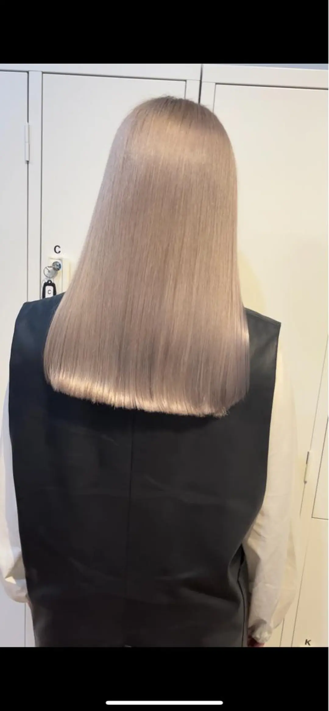 セミロング 水原　悠吾 ELISS　ブリーチのヘアスタイル