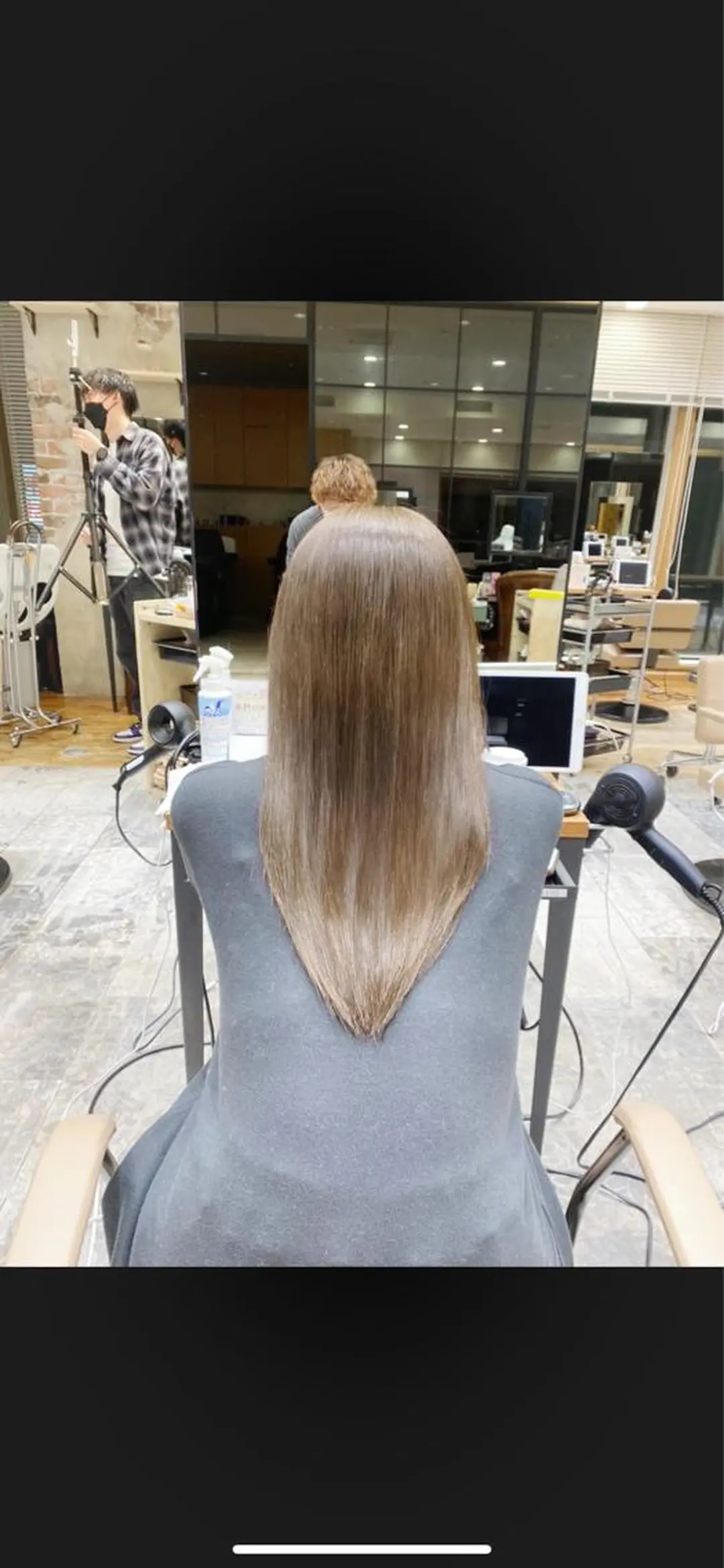 カラー 新宿/レイヤー 顔周りカット溝手優太のヘアスタイル