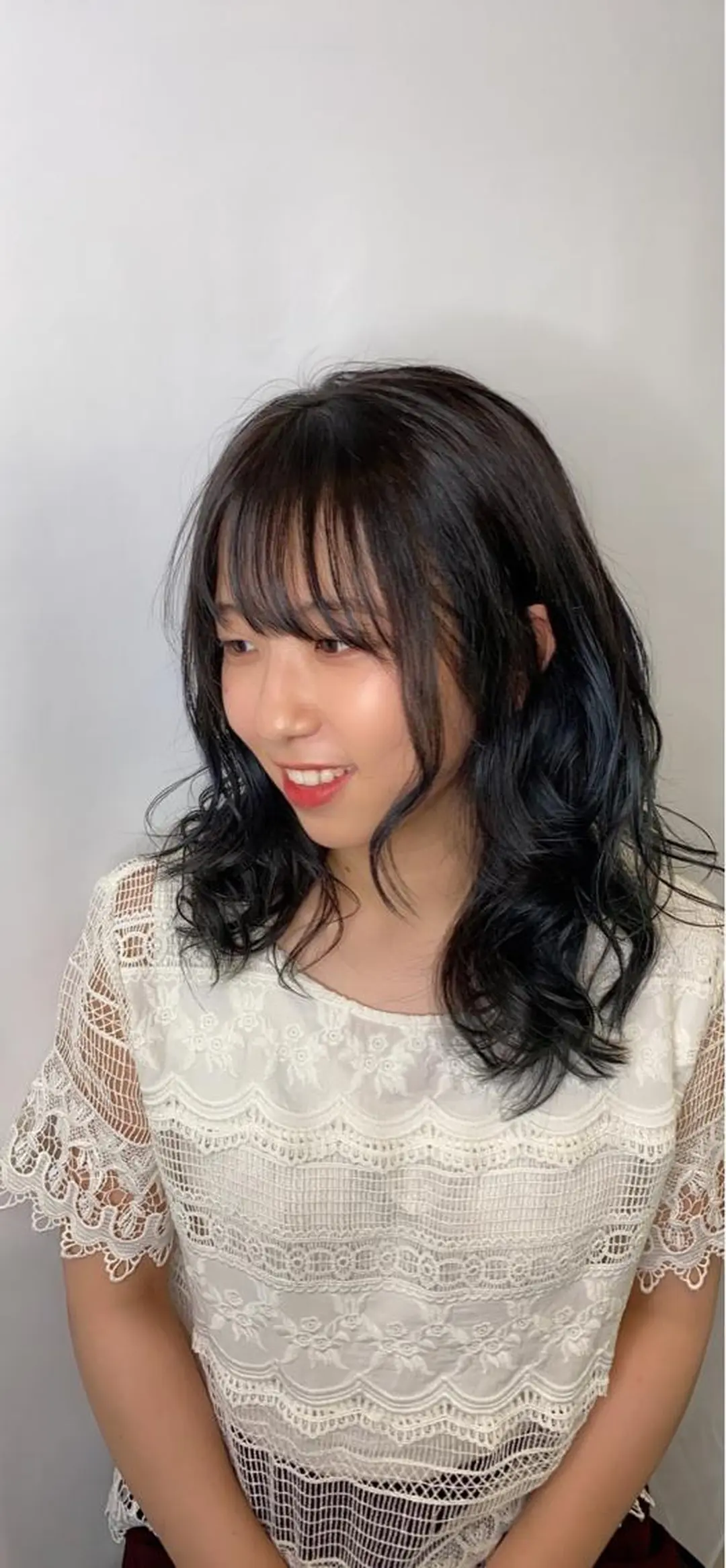 ミディアム カラー Gaudi / ガウディのヘアスタイル