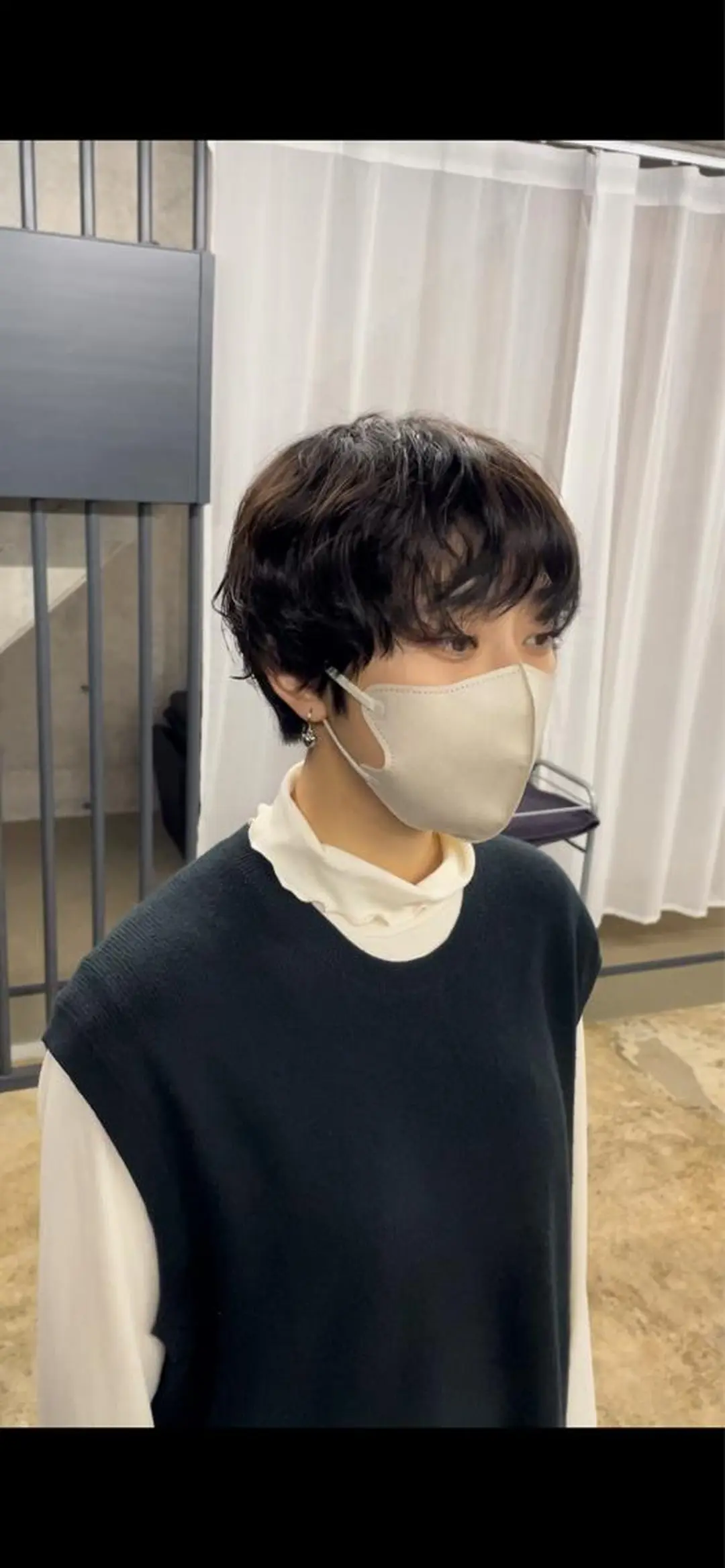 ショート パーマ レイヤー/透明感 カラー ☽EMIRIのヘアスタイル