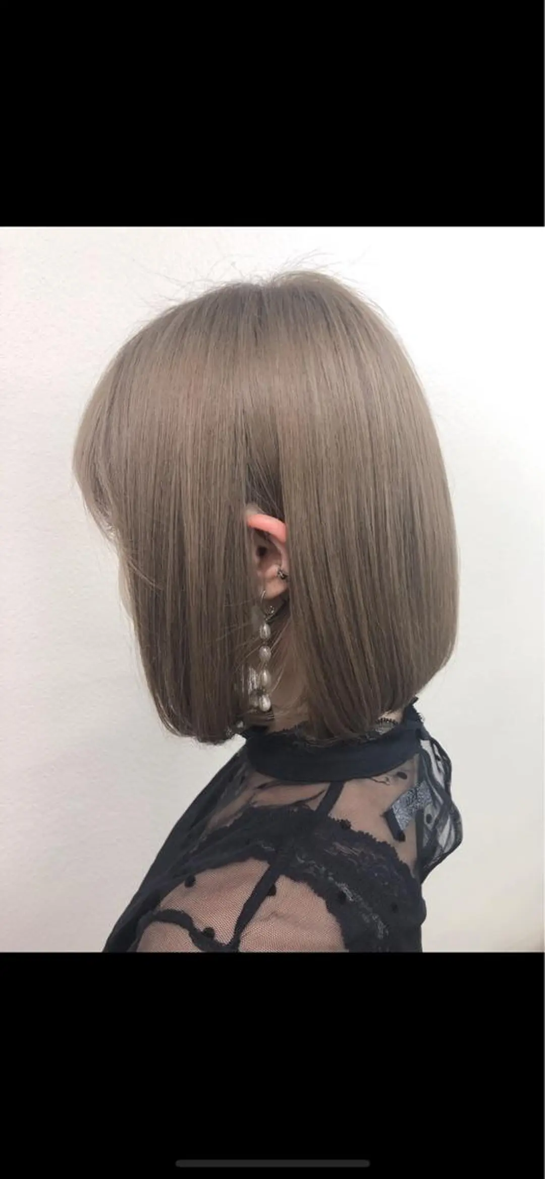カラー ミルクティーカラー イイサカシュンスケのヘアスタイル