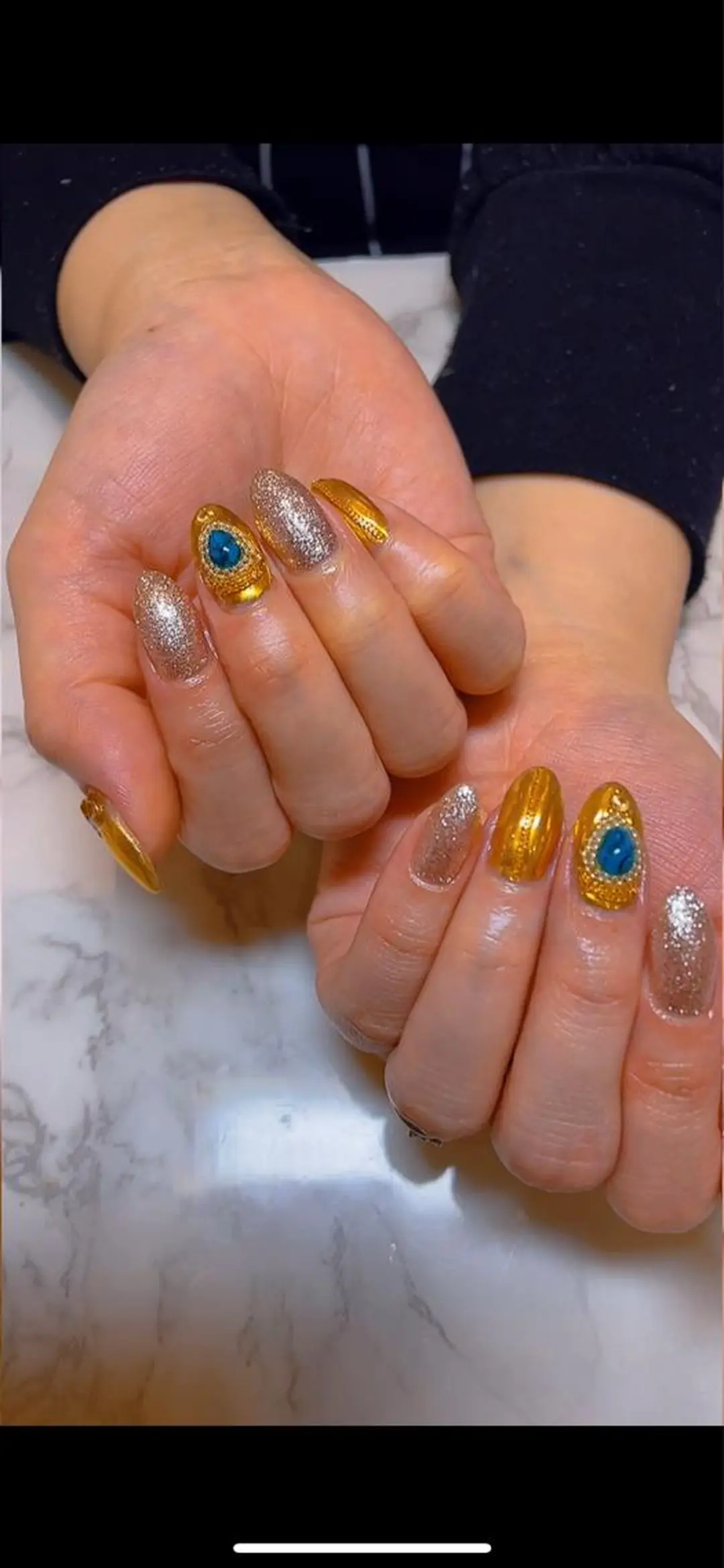 ネイル ミラーネイル SINCERELY シンシアリー🌈のネイルデザイン