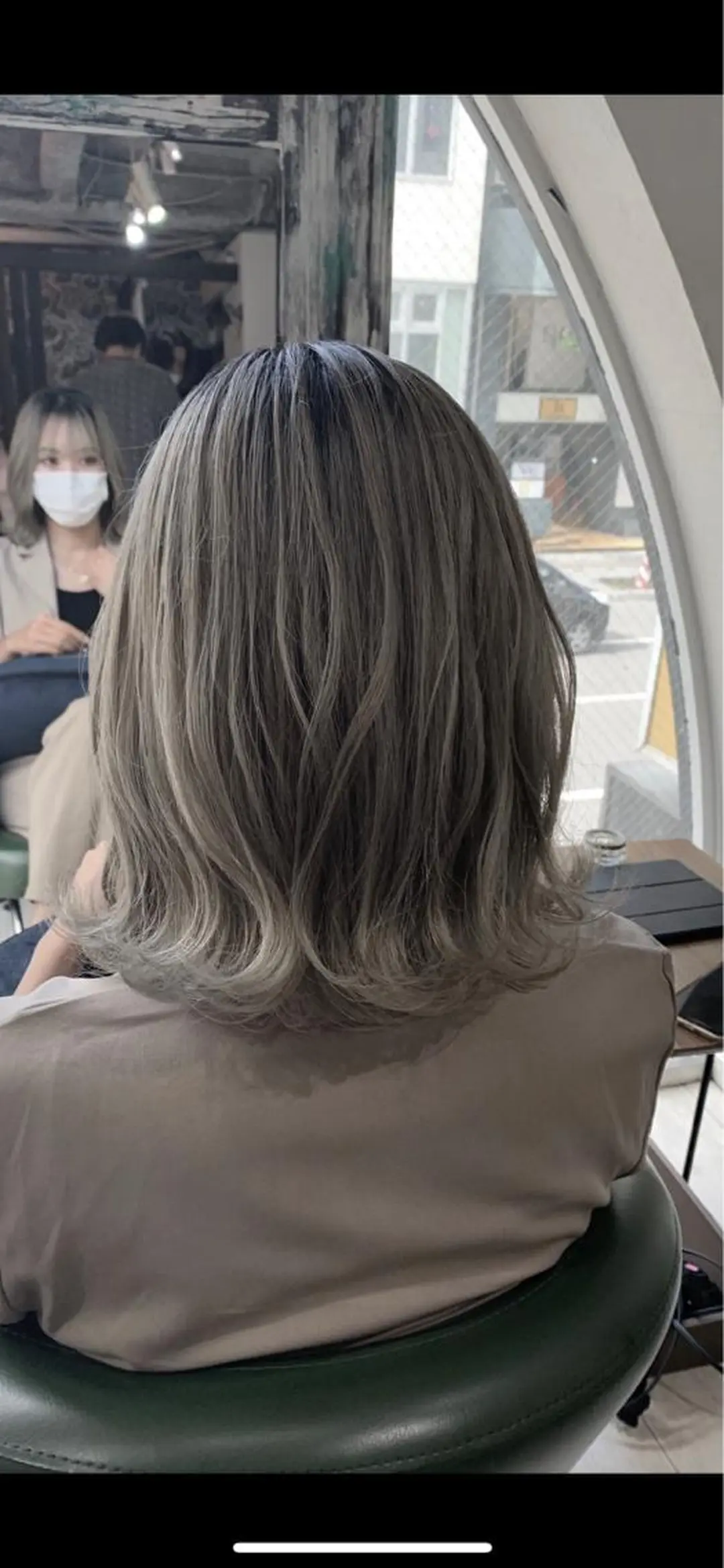 ミディアム アッシュ ヘアカラー トリートメント Orque deux 伊藤丈晴のヘアスタイル