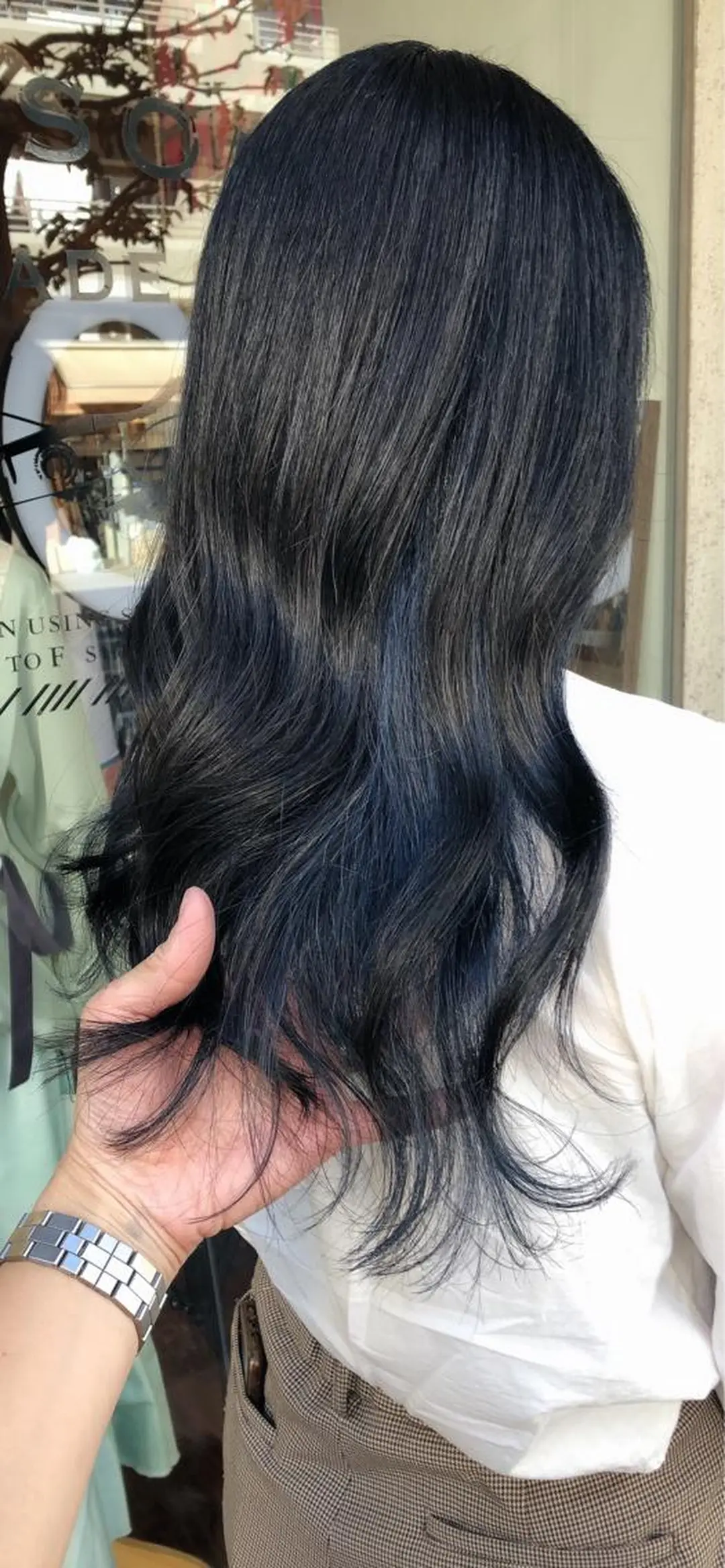 ロング カラー ネイビーカラー CoCooN satoshiのヘアスタイル