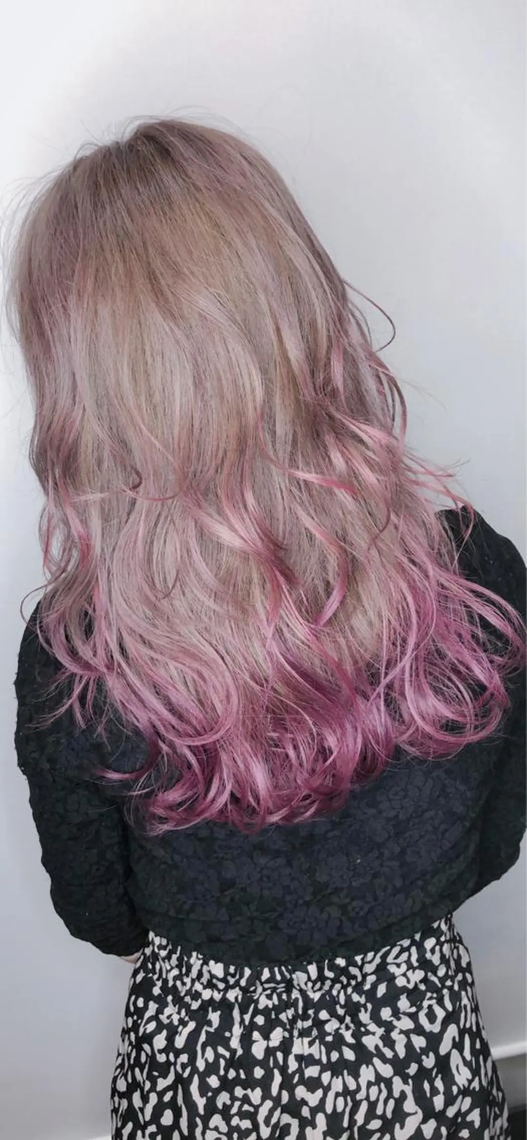 ミディアム カラー NINE＋/代表 ブリーチ特化型サロンのヘアスタイル