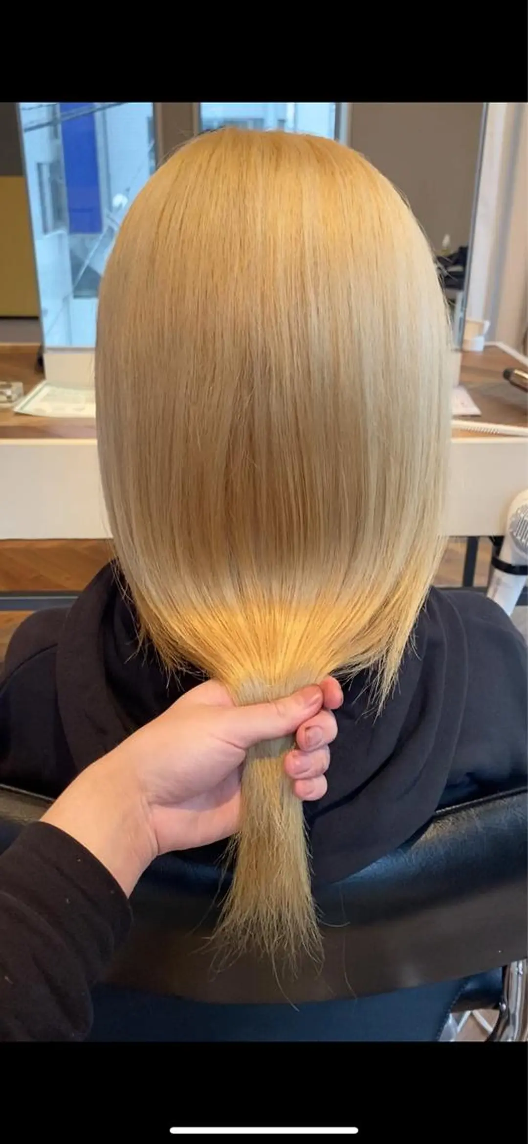 ロング ハイトーンイヤ リングカラー清水隆央のヘアスタイル