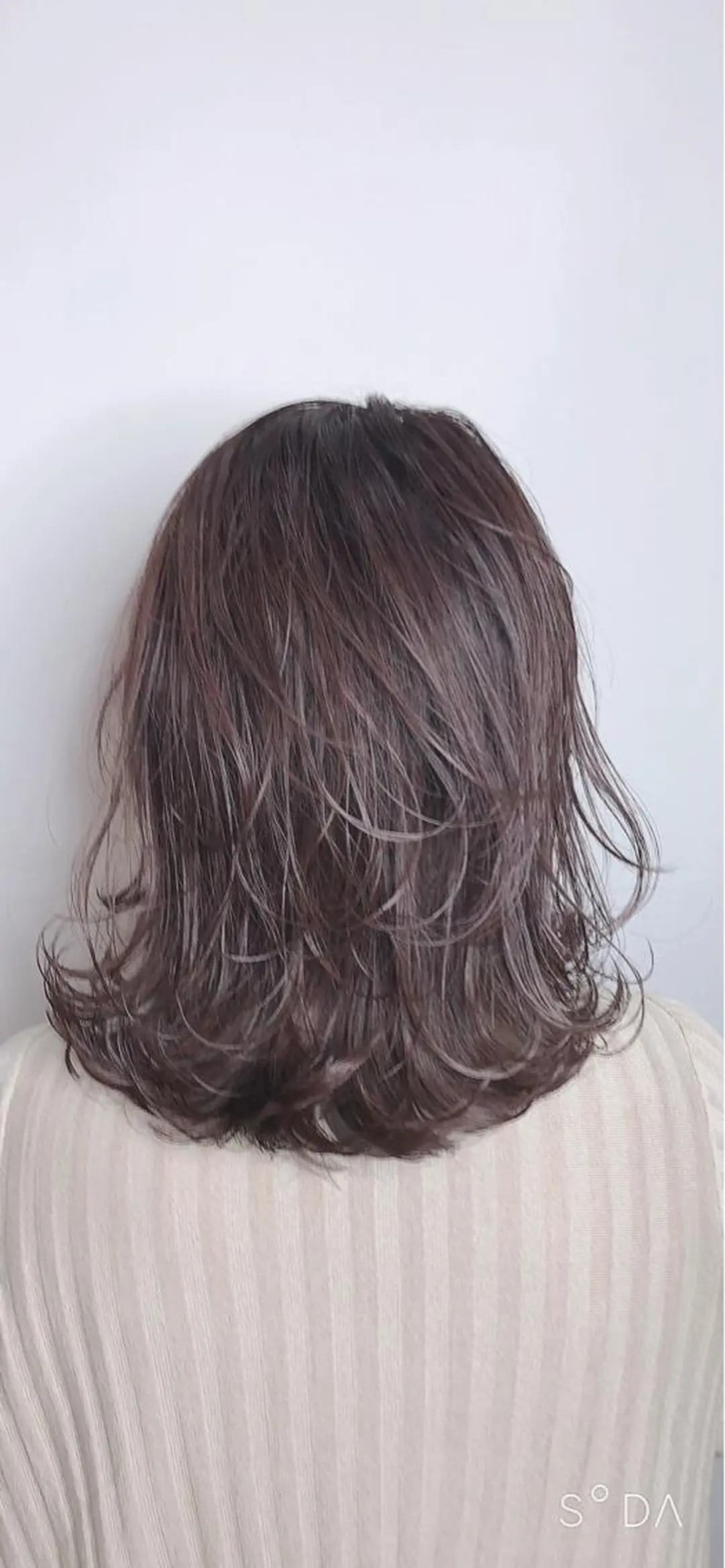 ミディアム カラー NINE+/代表 ブリーチ特化型サロンのヘアスタイル