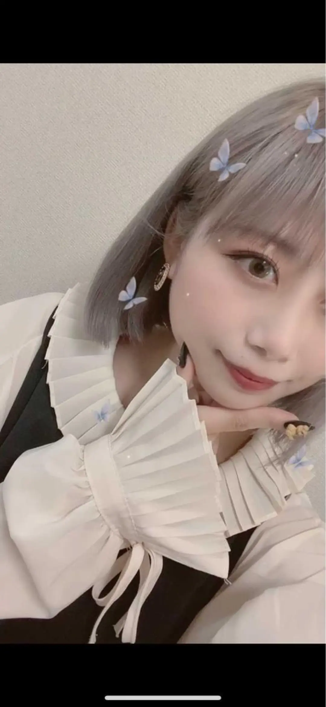 ショート カラー ブリーチ グレージュ ミルクティーグレージュ 清水 亮太／赤み消しカラーのヘアスタイル