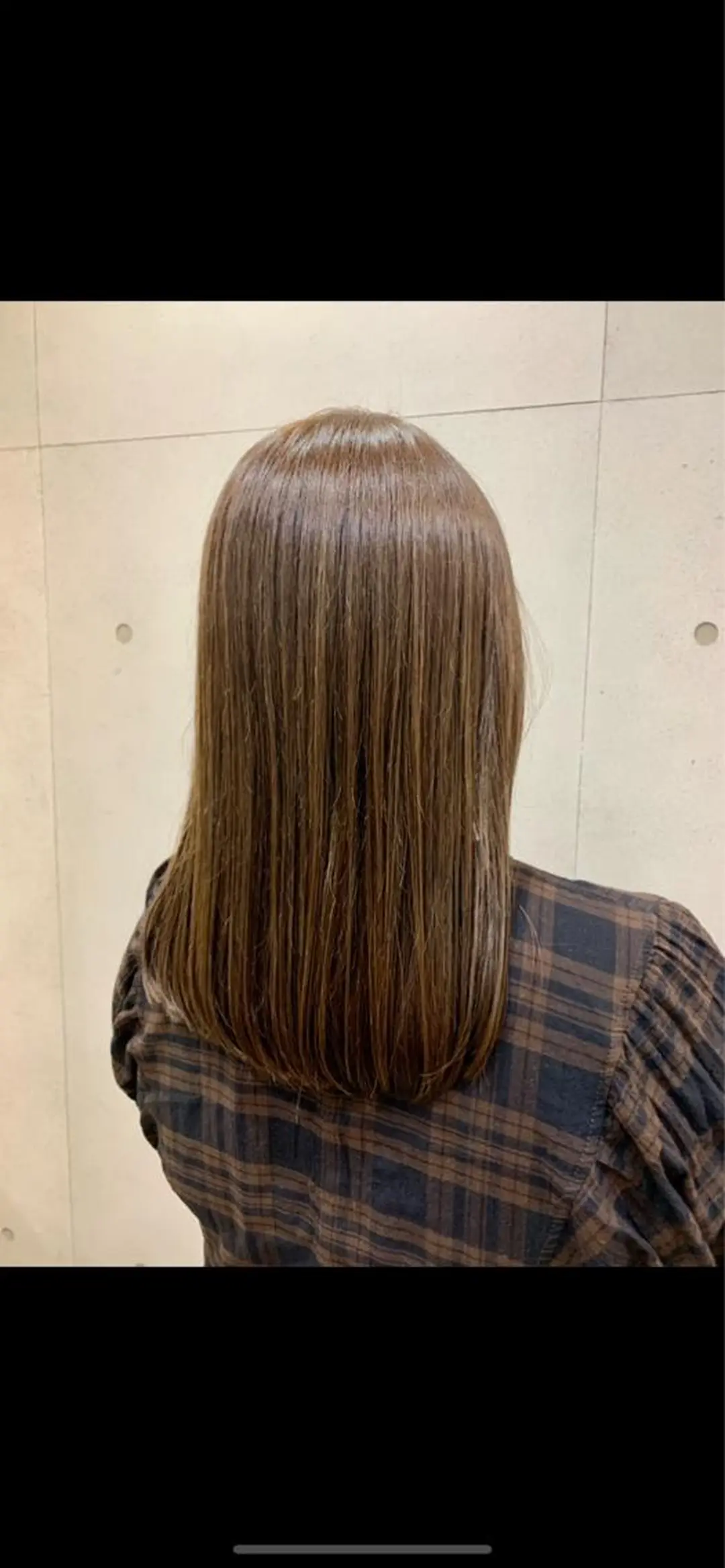 ミディアム アッシュ ハイライト おせ ちさとのヘアスタイル