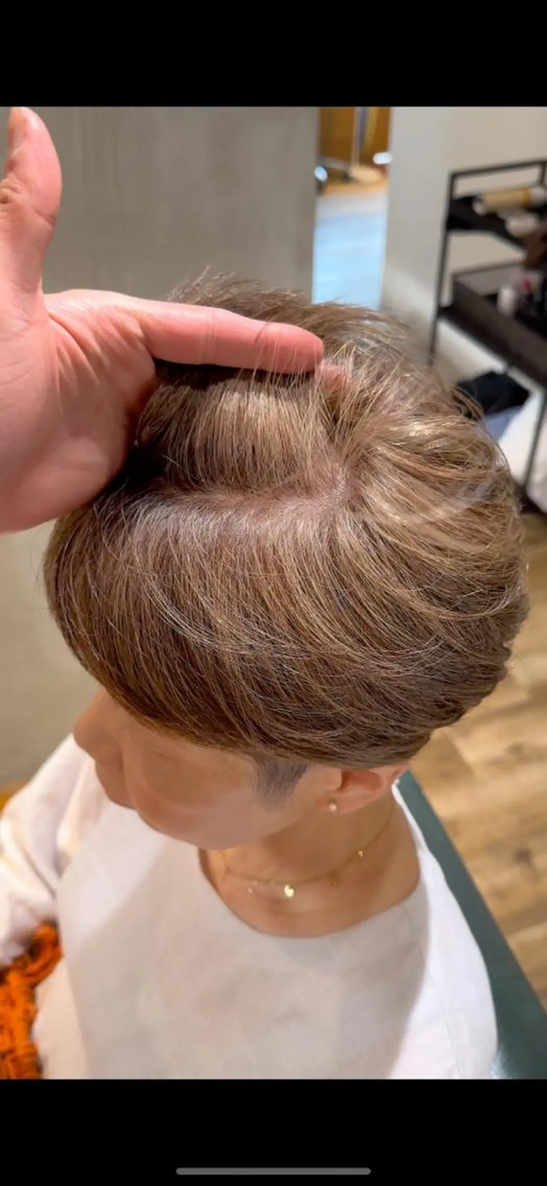 ショート カラー 美容室 Hollowのヘアスタイル