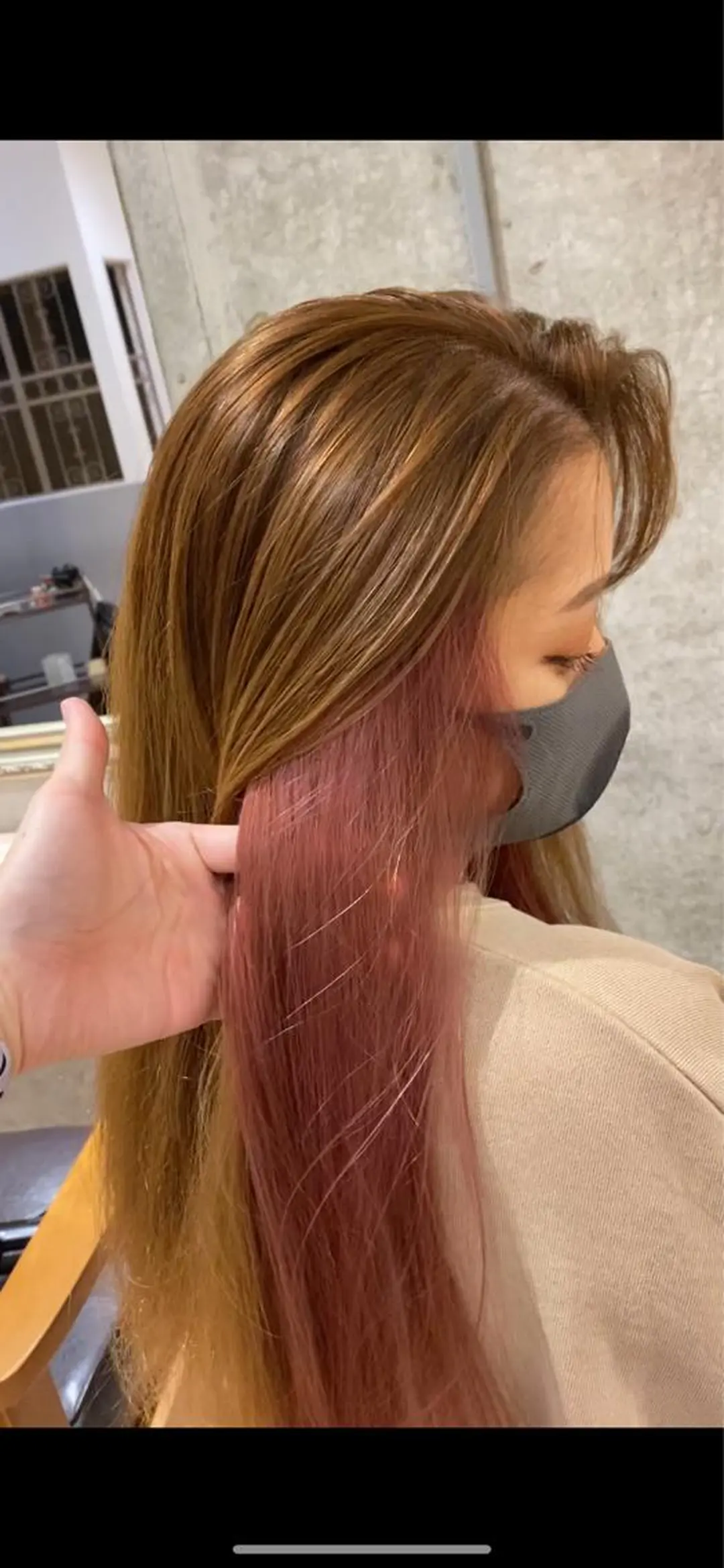 ロング カラー アッシュ ブリーチ ピンクカラー 齋藤 椋哉のヘアスタイル