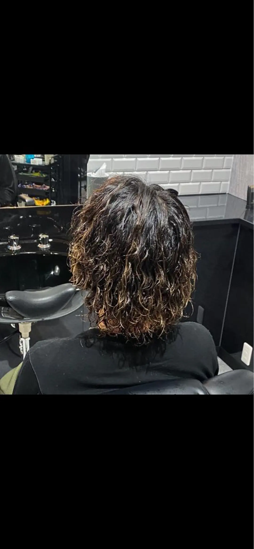 ミディアム パーマ メンズ ミディアムパーマ メンズパーマ スパイラルパーマ パーマ 前田賢生 ご新規様はNGのヘアスタイル