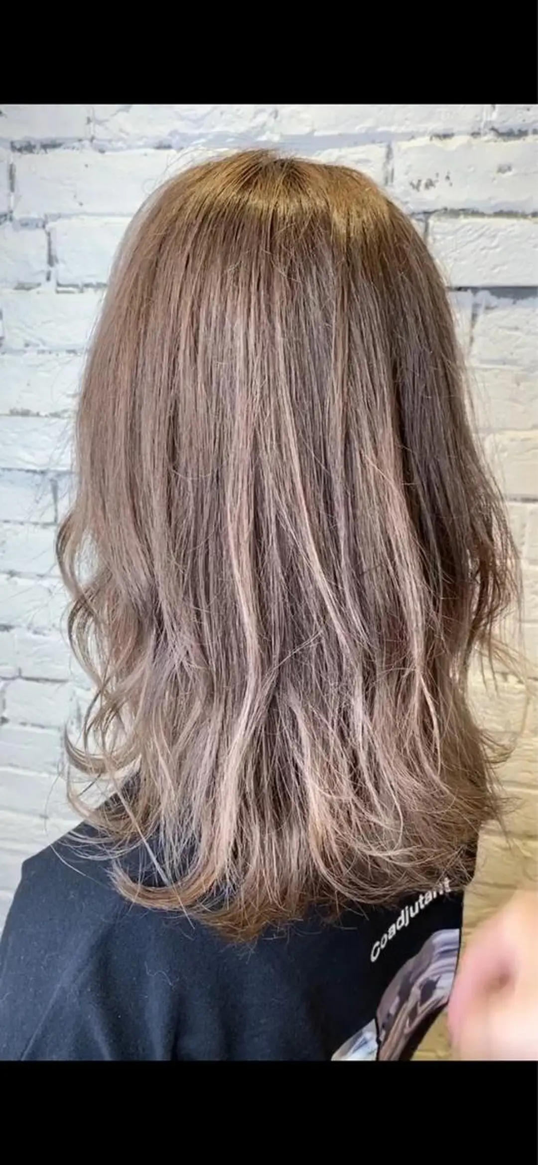 カラー 前田 輝のヘアスタイル