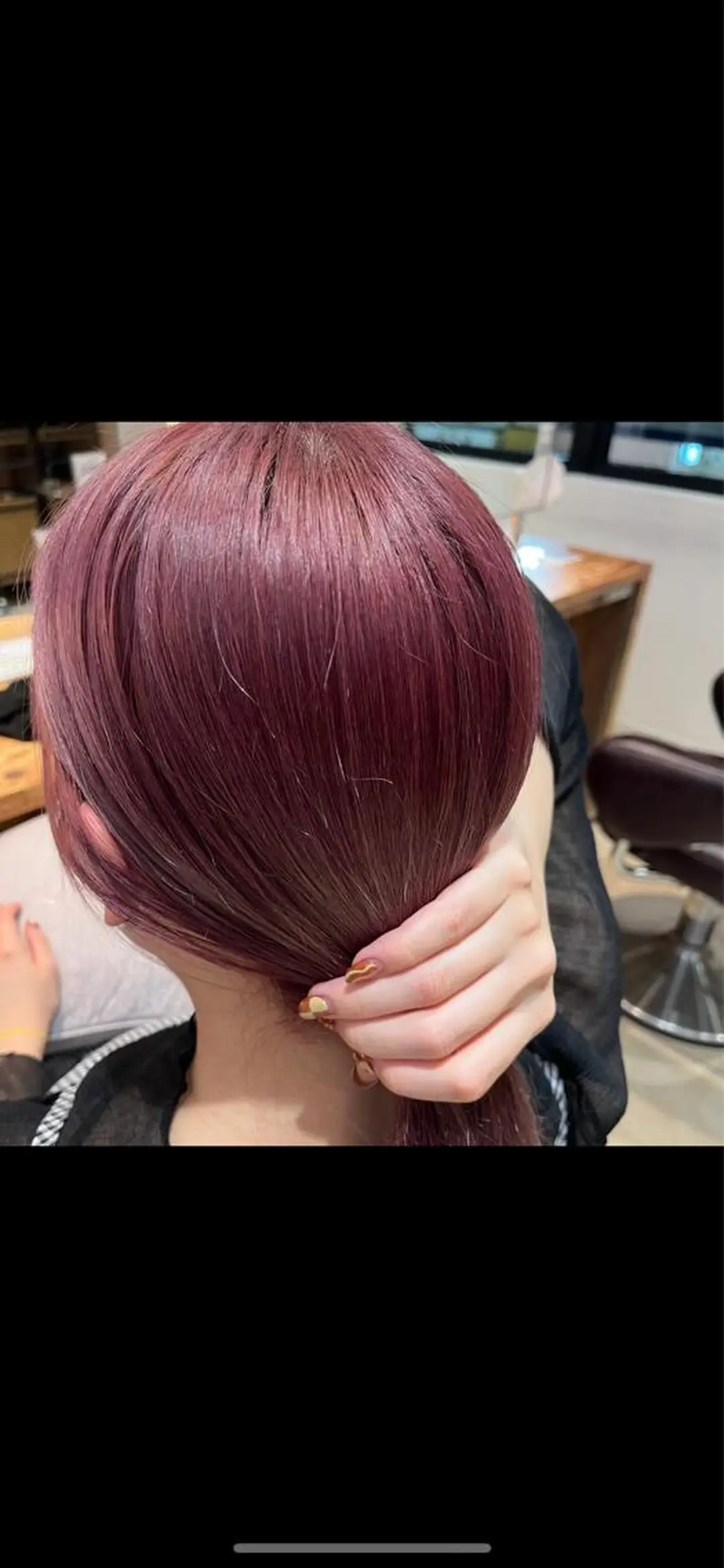 カラー 安達 葵のヘアスタイル