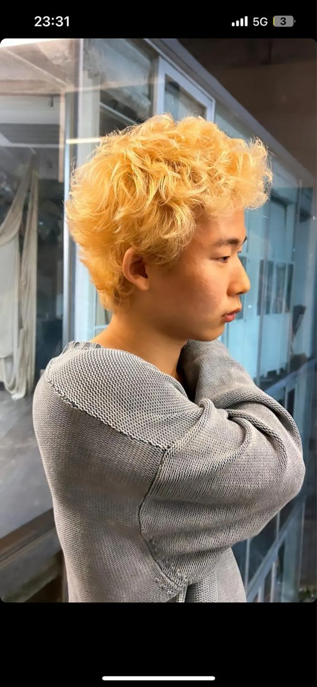 ショート カラー ブリーチ 青木 真生のヘアスタイル