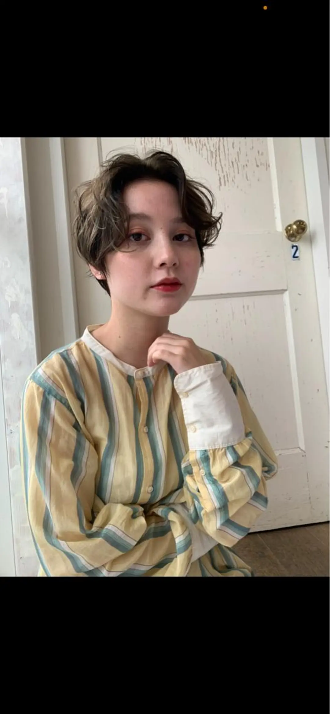 ショート コヤマ ナミのヘアスタイル