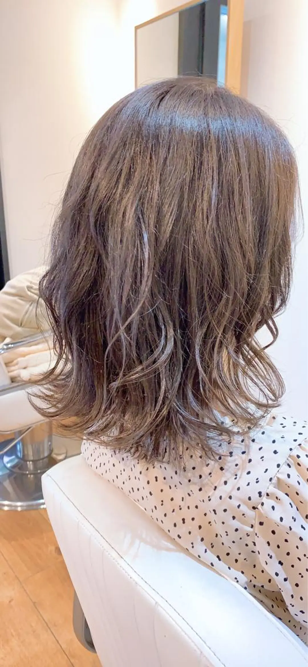 ミディアム カット ヘアカラー トリートメント ayano ．のヘアスタイル