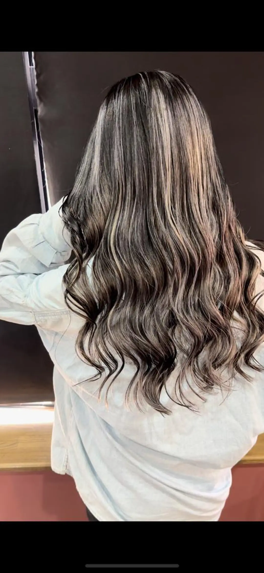 カラー バレイヤージュ ブリーチ グレージュ ハイライトカラー ハイトーンカラー カット ヘアカラー トリートメント Beyond（kitaro）所属・石井辰功也 フリーランス美容師のヘアスタイル