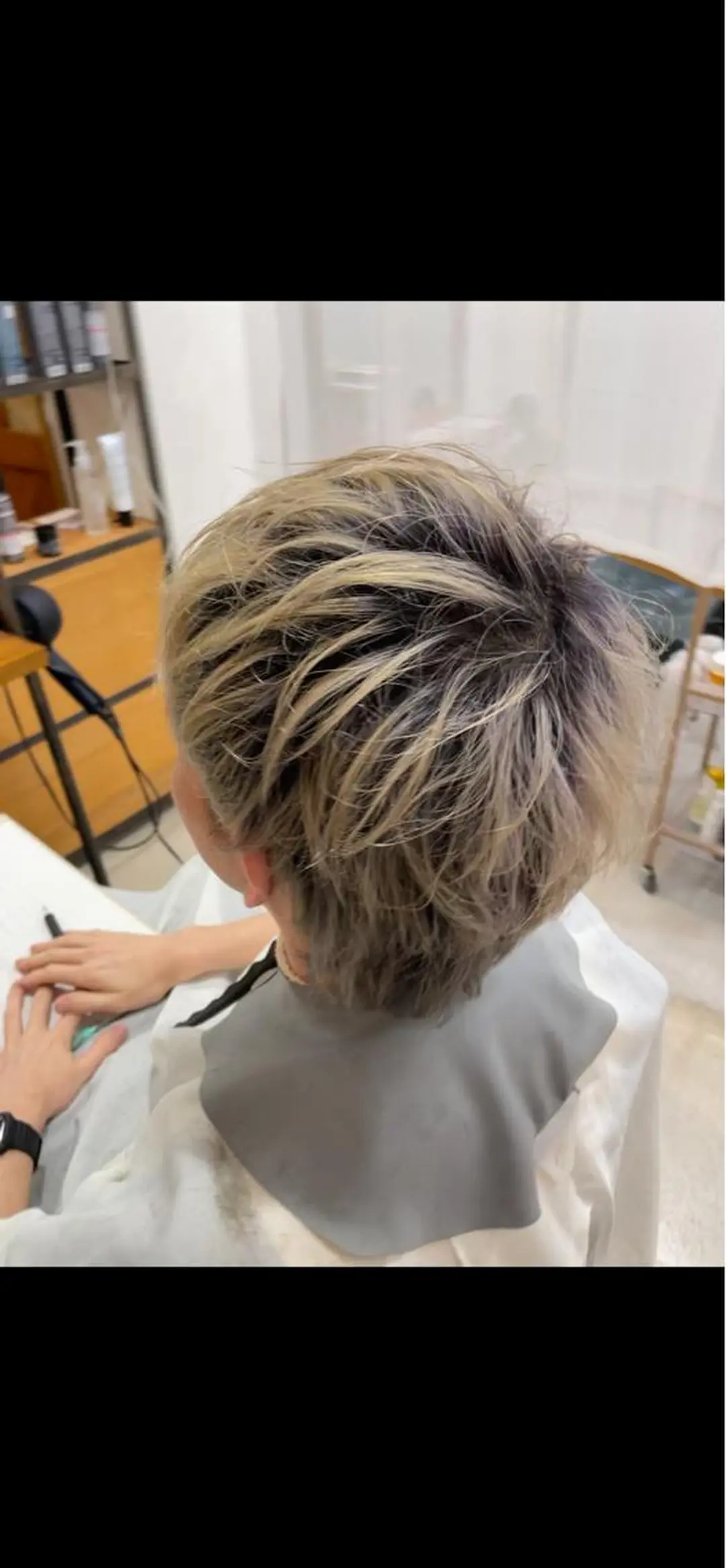 メンズ メンズハイトーン 上井 裕登のヘアスタイル