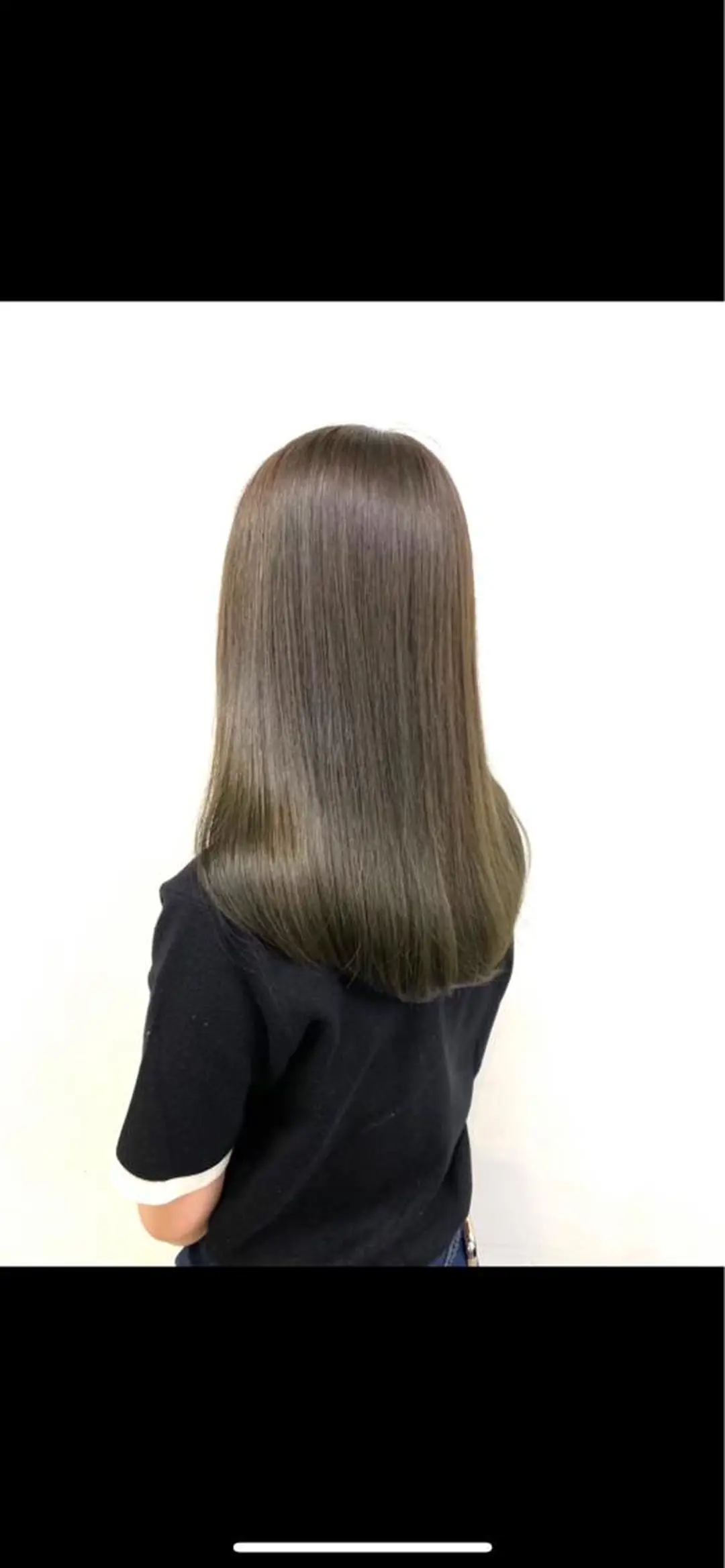 カラー ミルクティーカラー イイサカシュンスケのヘアスタイル