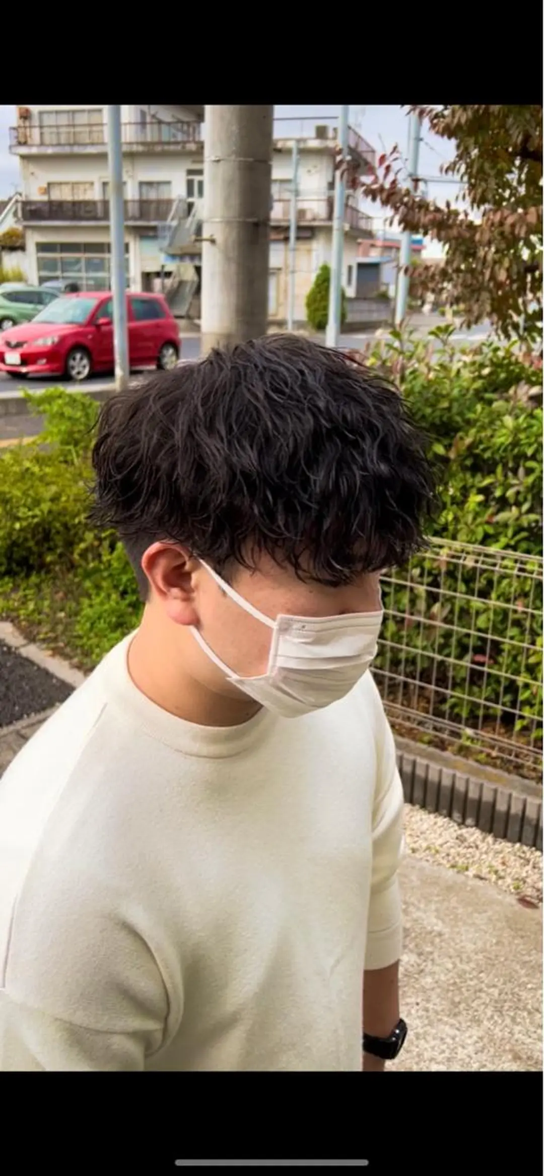 ミディアム パーマ メンズ 波巻きパーマ 二本木 秀成のヘアスタイル