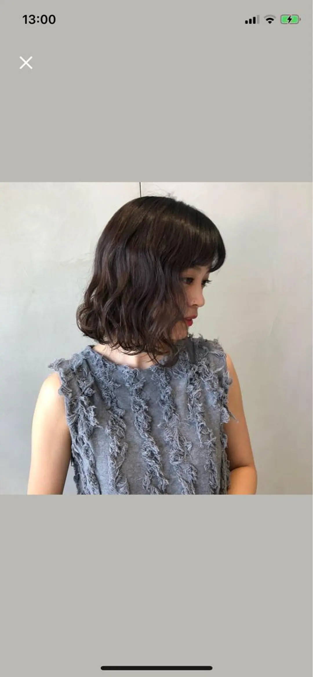 ショート カラー 荒木 依莉亜のヘアスタイル