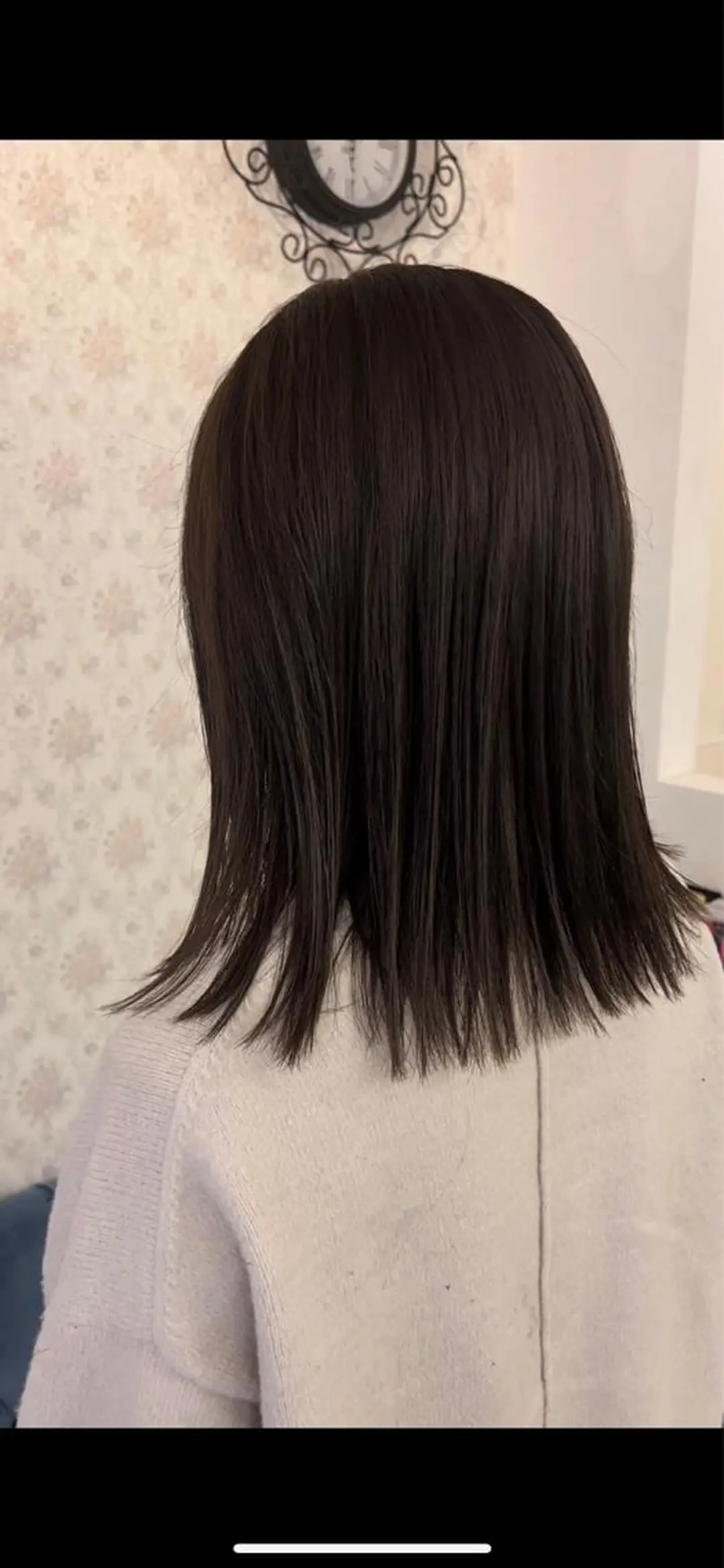 ミディアム nui三宮 白髪ぼかしモデルのヘアスタイル