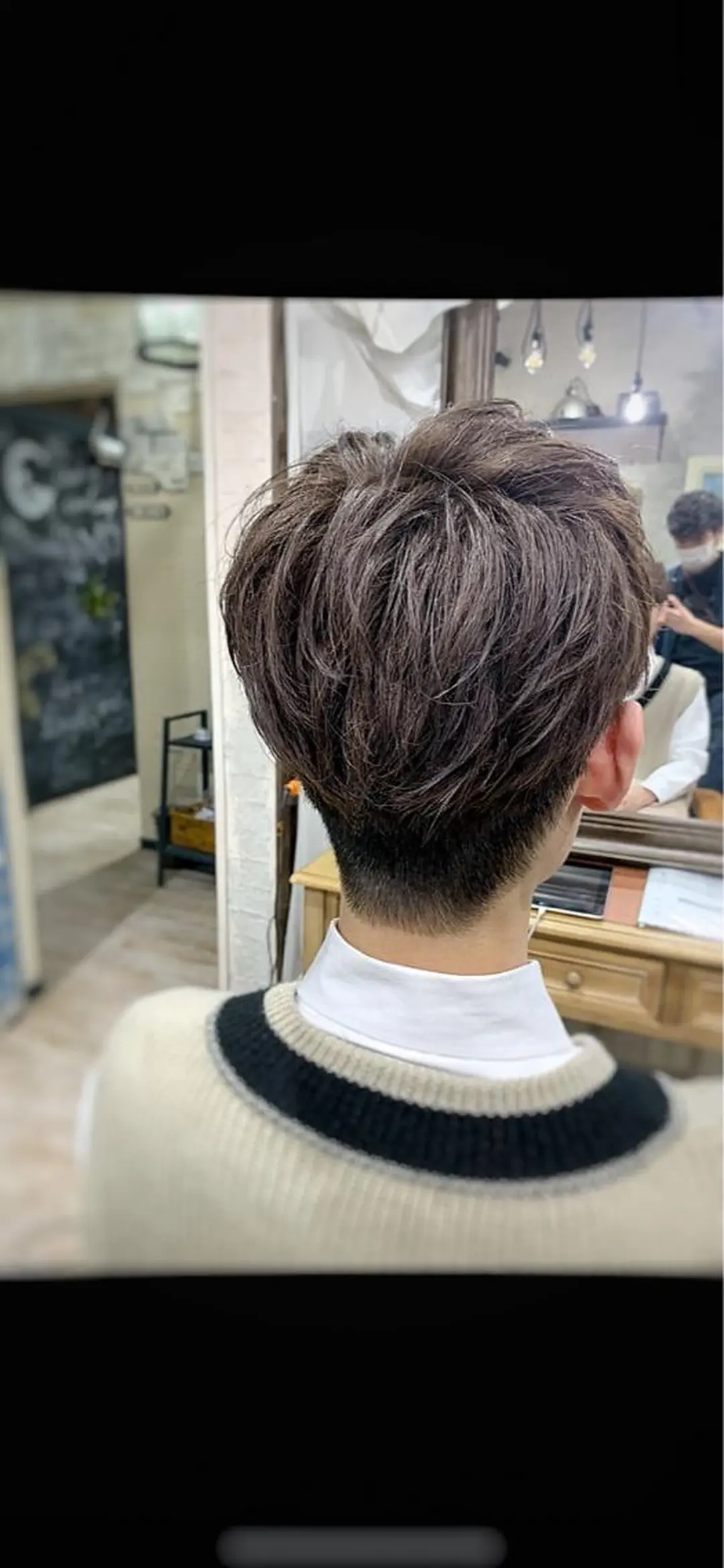 ショート メンズ センターパート メンズ韓国風 韓国風ヘア ショートヘア カット ヘアカラー メンズStylist 山根慧のヘアスタイル