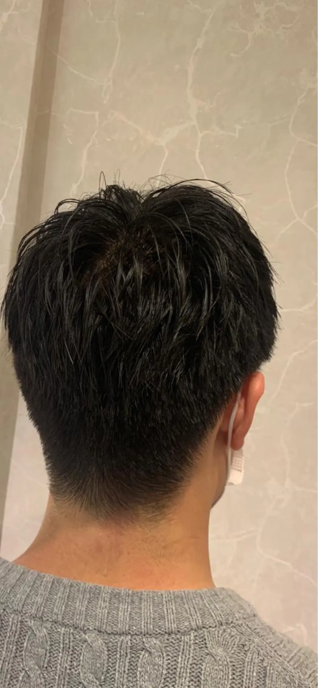 メンズ 濱田輝レイヤー 韓国風 ハイトーンのヘアスタイル