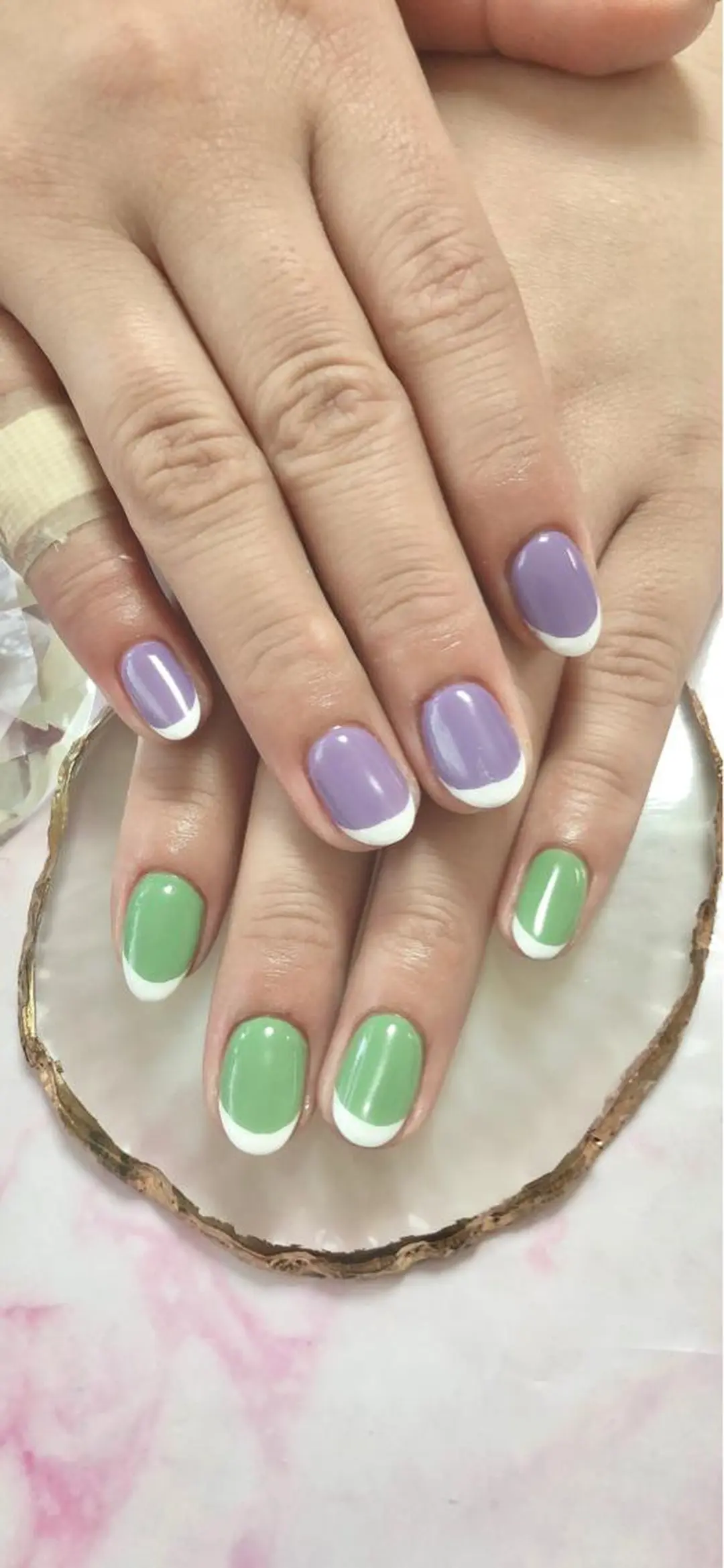 ミディアム カラー キッズ ネイル マツエク・マツパ ハンドネイル ハンドケア 💎ビューティサロン 湘南　RIRAN💎のネイルデザイン