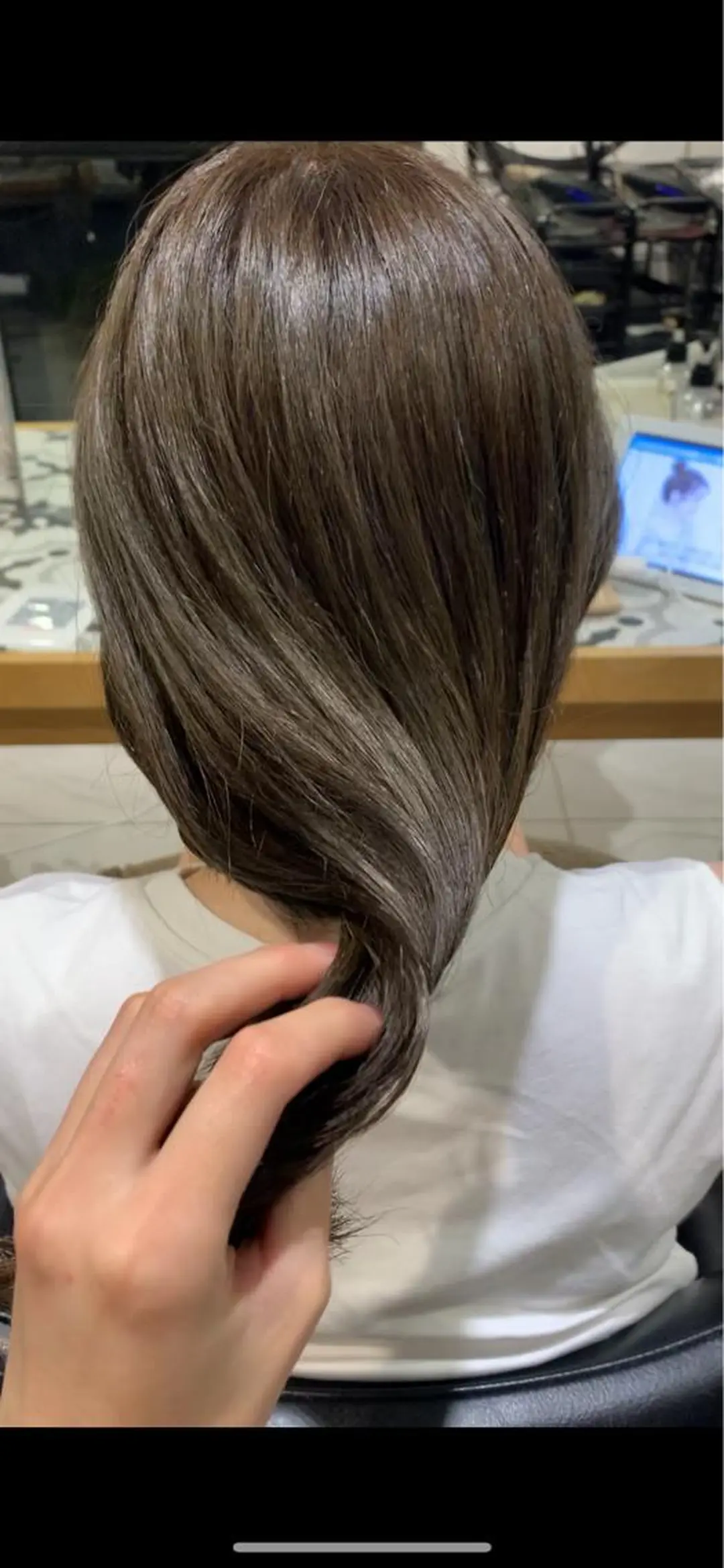 セミロング カラー ベージュカラー 透明感カラー オリーブベージュ TENELE所属・チバ タクミのヘアスタイル