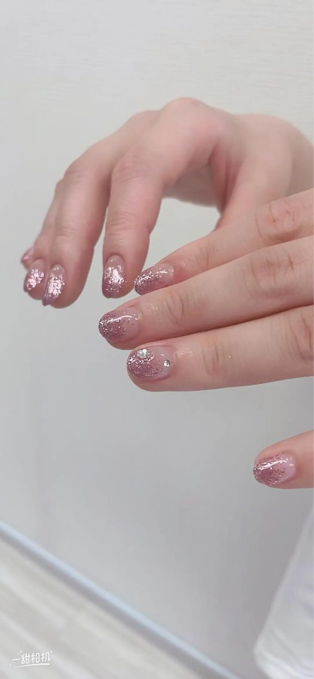 ネイル ストーンネイル Me d'eau所属・Me d'eau Rinaのネイルデザイン