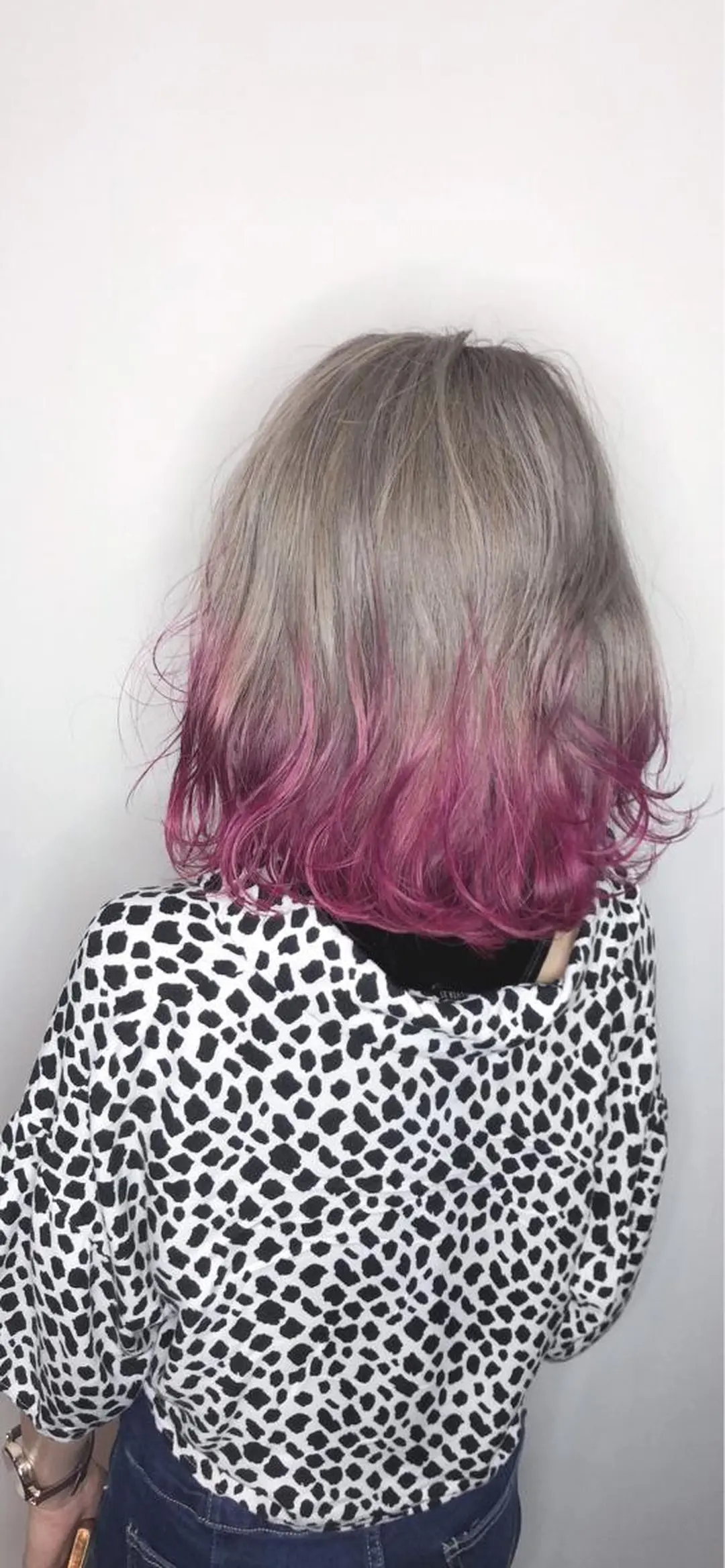 ミディアム カラー グラデーションカラー ピンクカラー バイオレットカラー Zina天王寺 CHIAKIのヘアスタイル