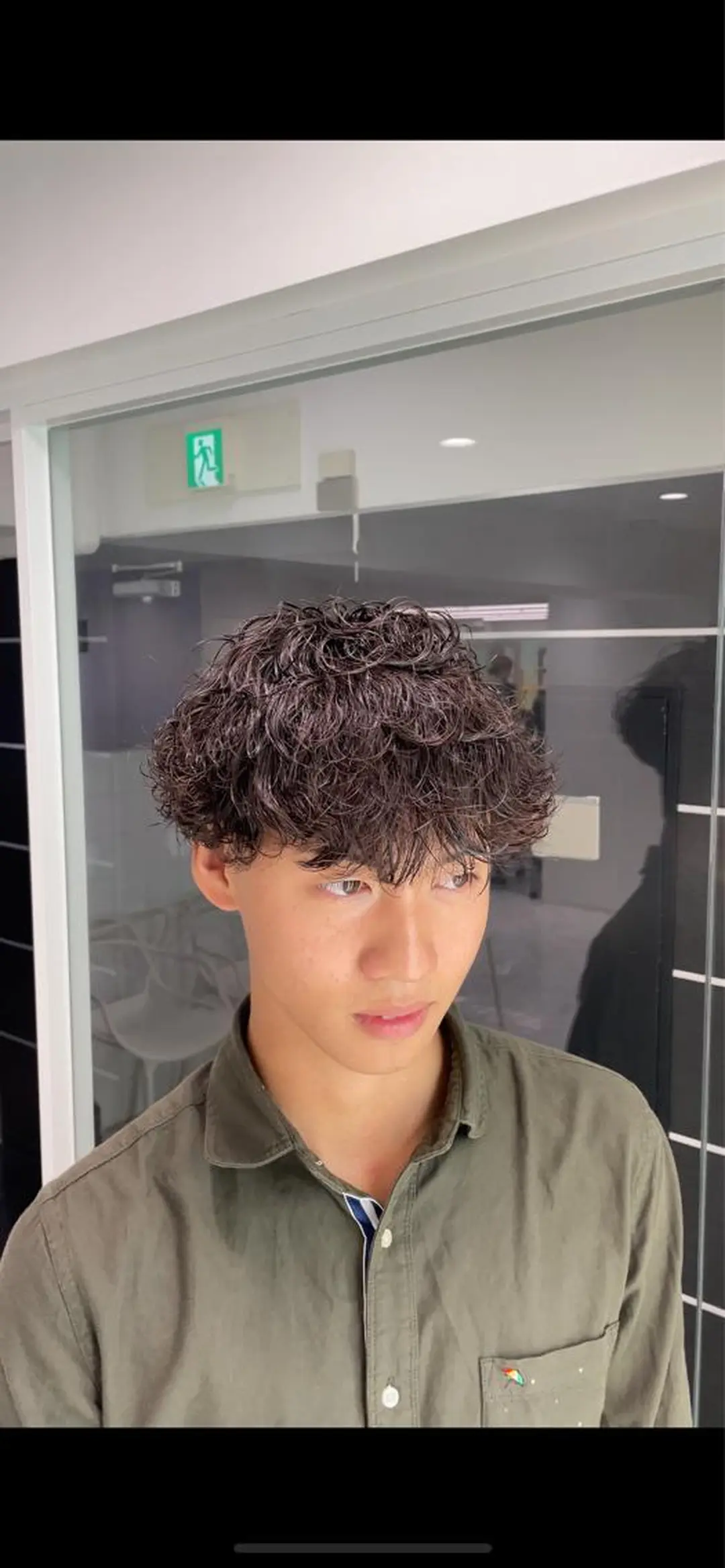 ショート パーマ ヘアアレンジ メンズ 顔まわりカット の達人のヘアスタイル