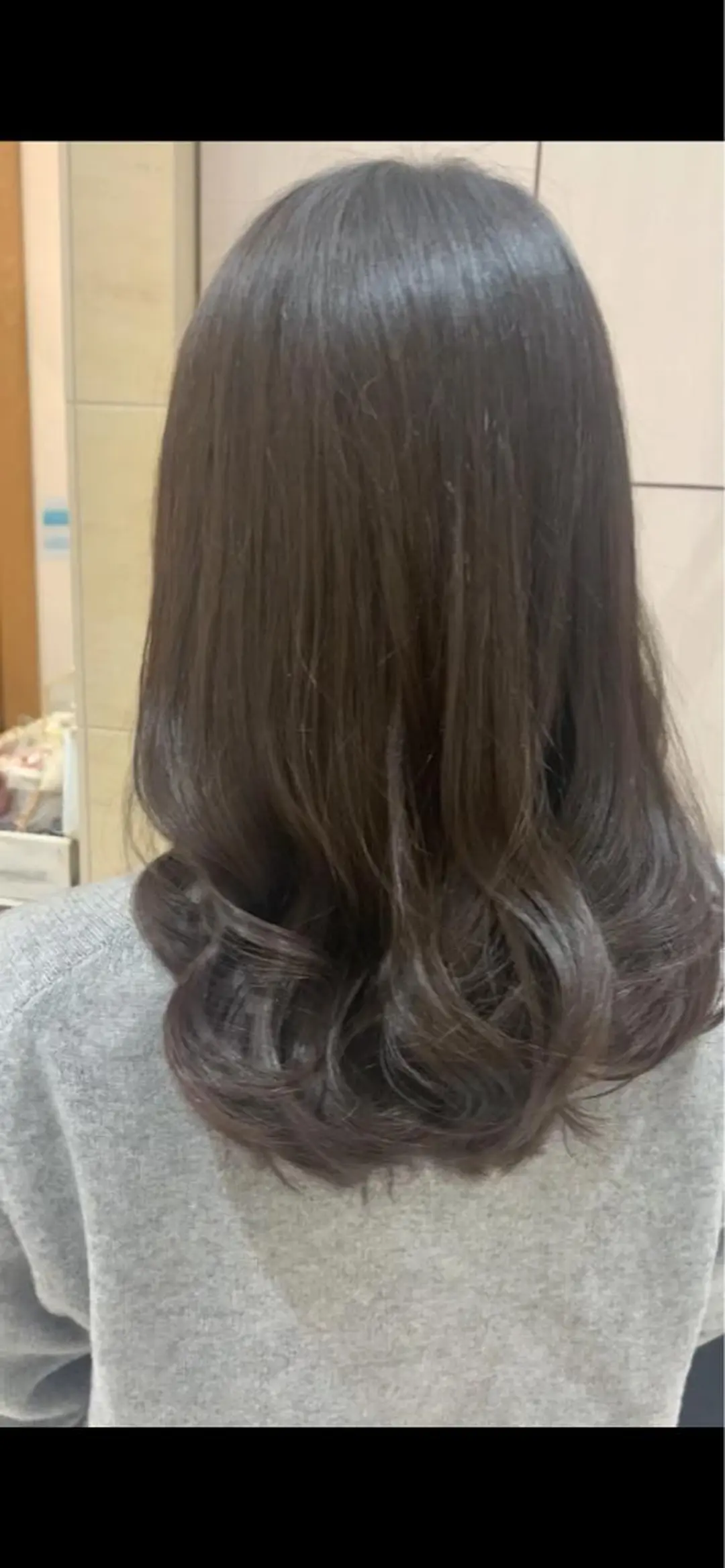 セミロング 伊藤 麻菜実のヘアスタイル